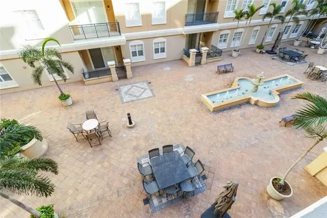 1064 N Tamiami Trail Sarasota FL 34236
