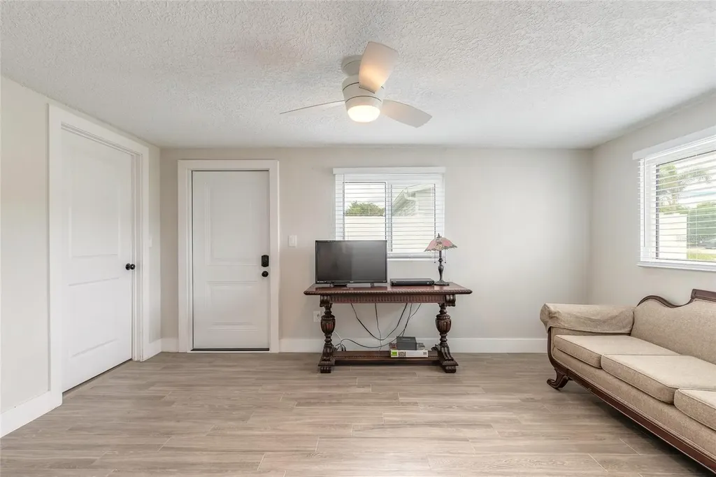 8 Robben Terrace Daytona Beach FL 32118