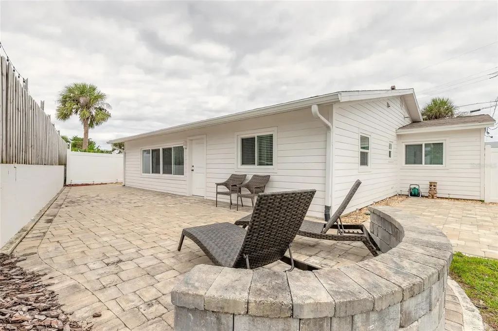 8 Robben Terrace Daytona Beach FL 32118