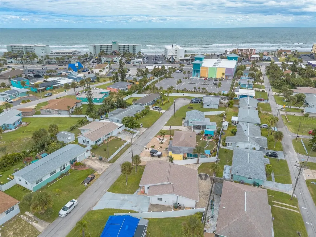 8 Robben Terrace Daytona Beach FL 32118