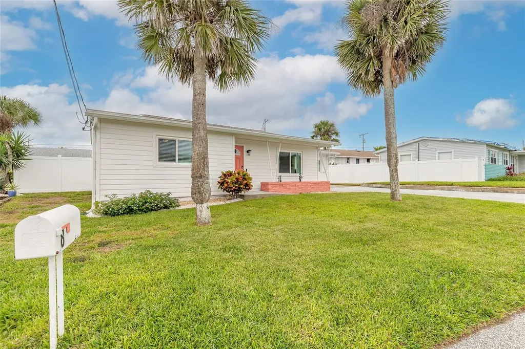 8 Robben Terrace Daytona Beach FL 32118
