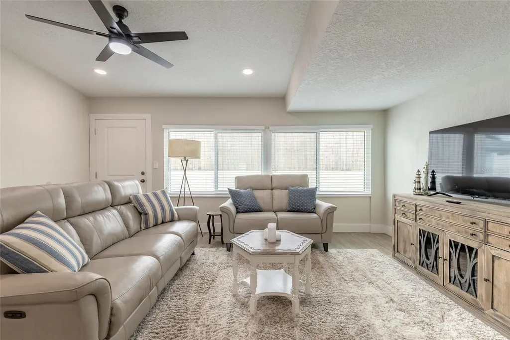 8 Robben Terrace Daytona Beach FL 32118