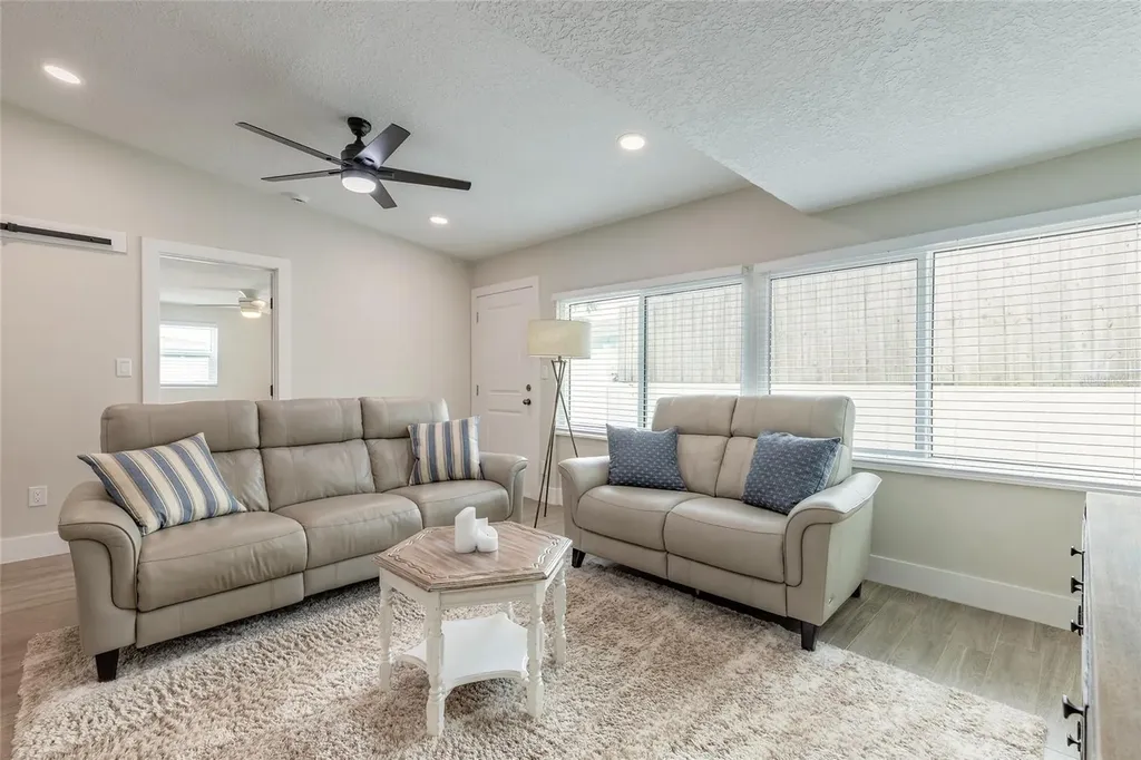8 Robben Terrace Daytona Beach FL 32118