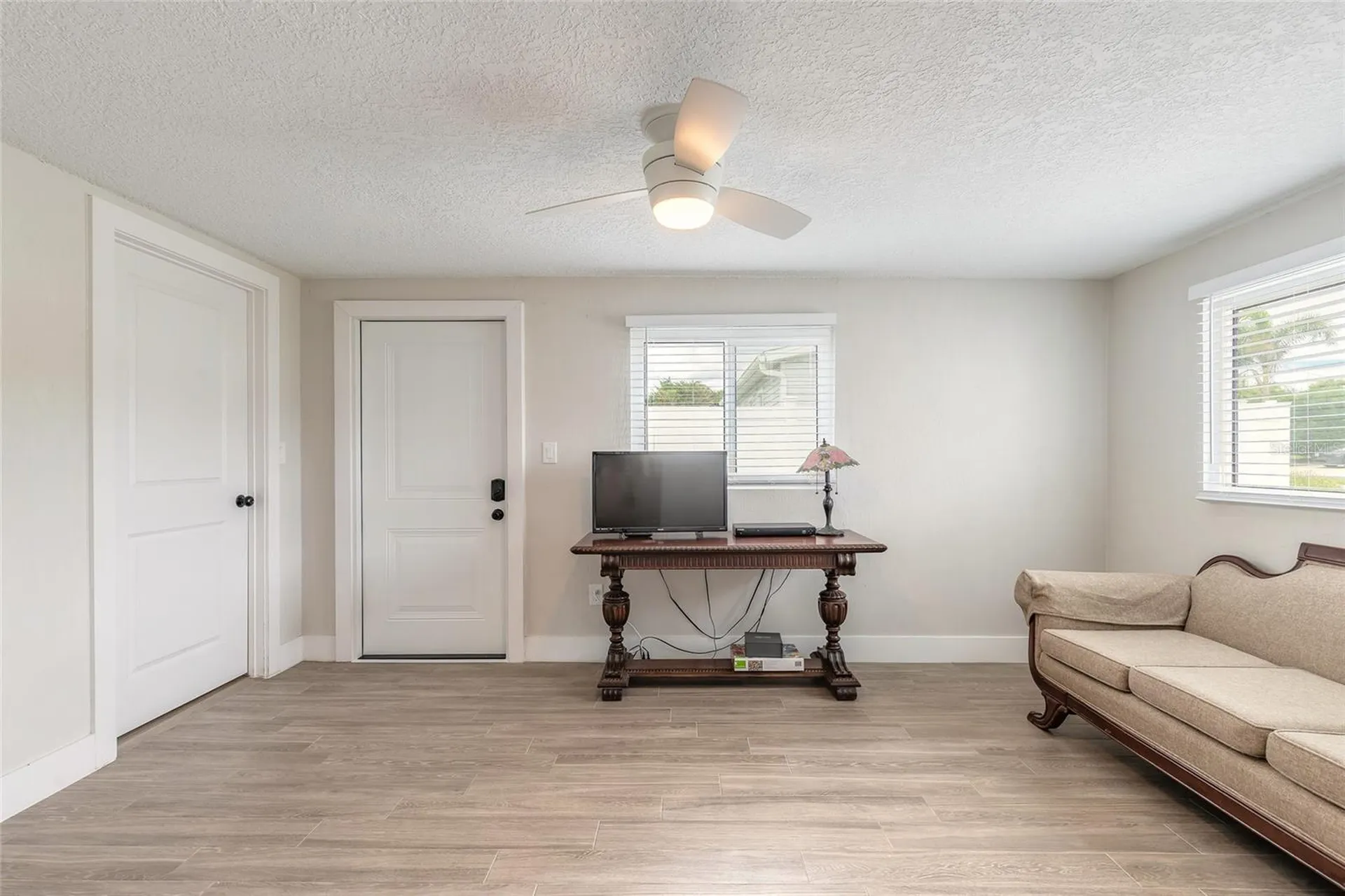 8 Robben Terrace Daytona Beach FL 32118