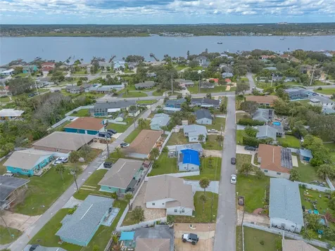 8 Robben Terrace Daytona Beach FL 32118