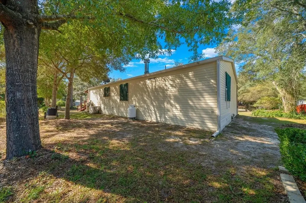 16651 SW 42nd Loop Ocala FL 34481