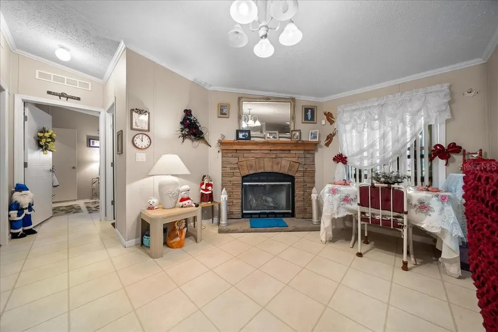 16651 SW 42nd Loop Ocala FL 34481