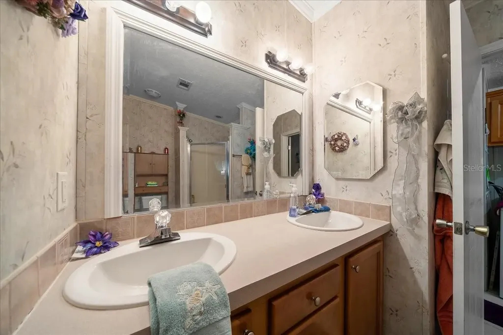 16651 SW 42nd Loop Ocala FL 34481