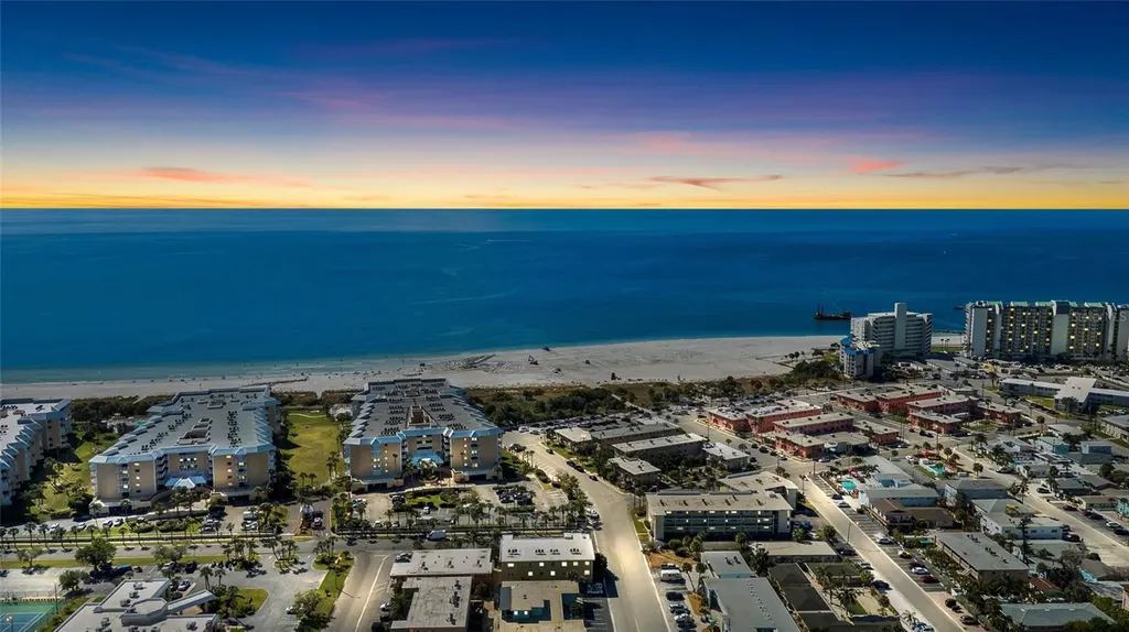 6651 Sunset Way St Pete Beach FL 33706