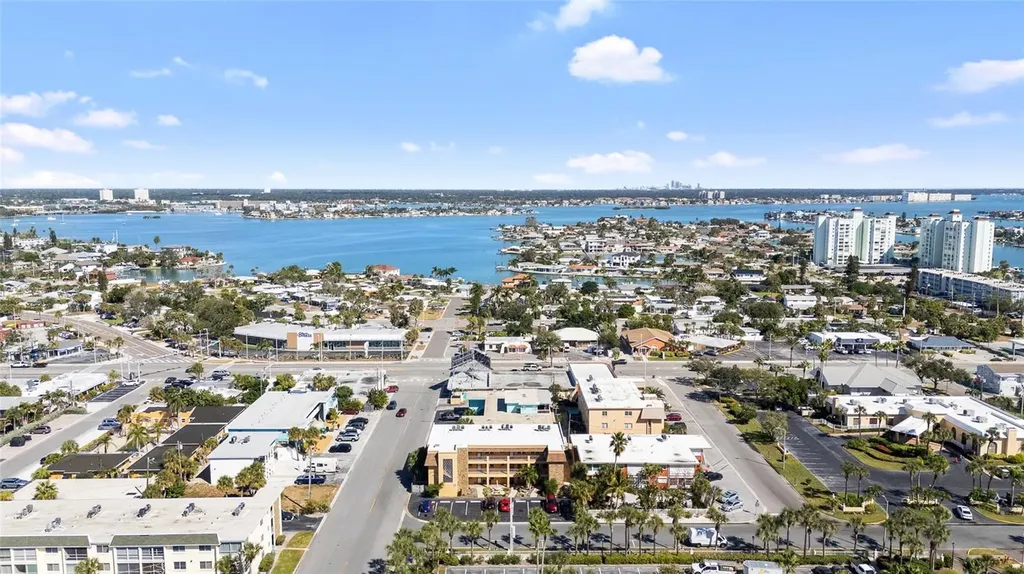 6651 Sunset Way St Pete Beach FL 33706