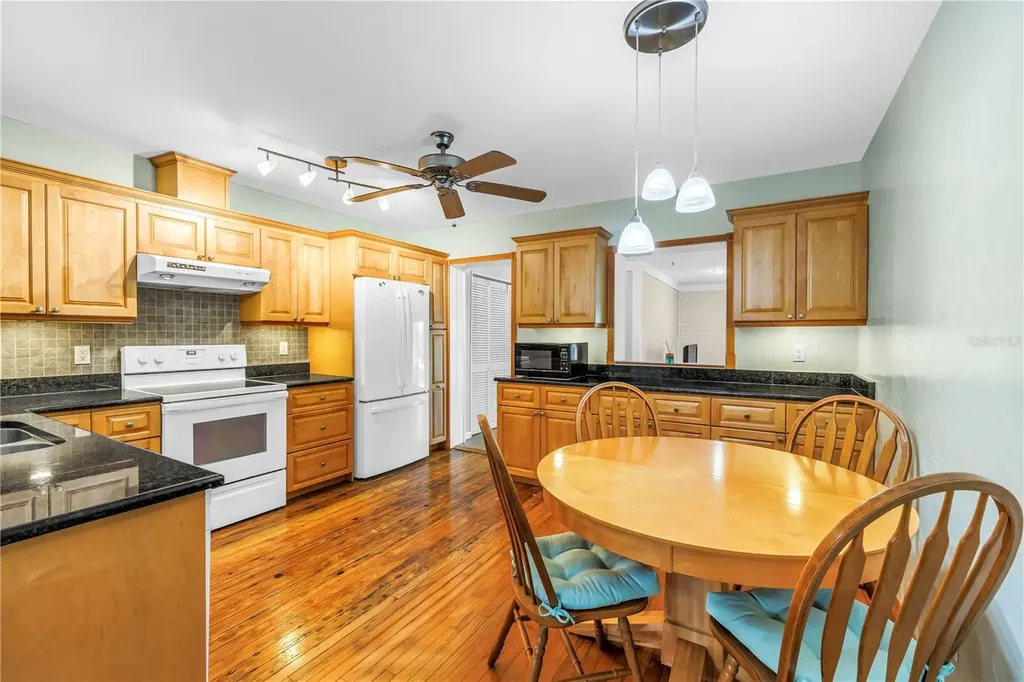 6144 2nd Avenue N St Petersburg FL 33710