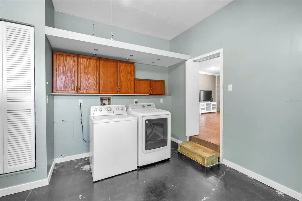 6144 2nd Avenue N St Petersburg FL 33710
