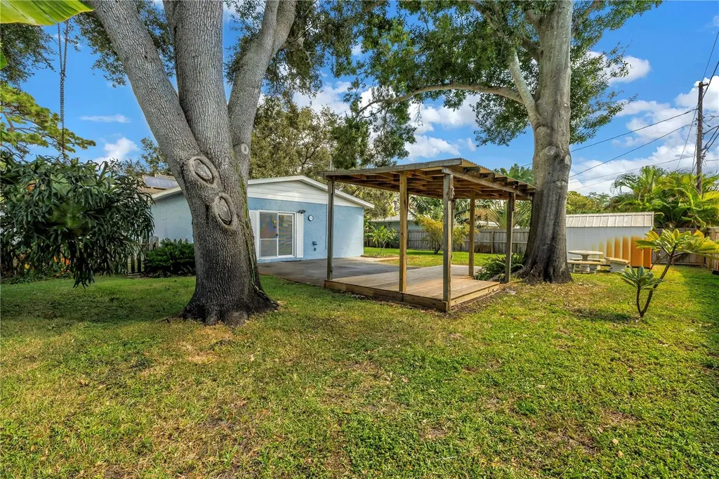 6144 2nd Avenue N St Petersburg FL 33710