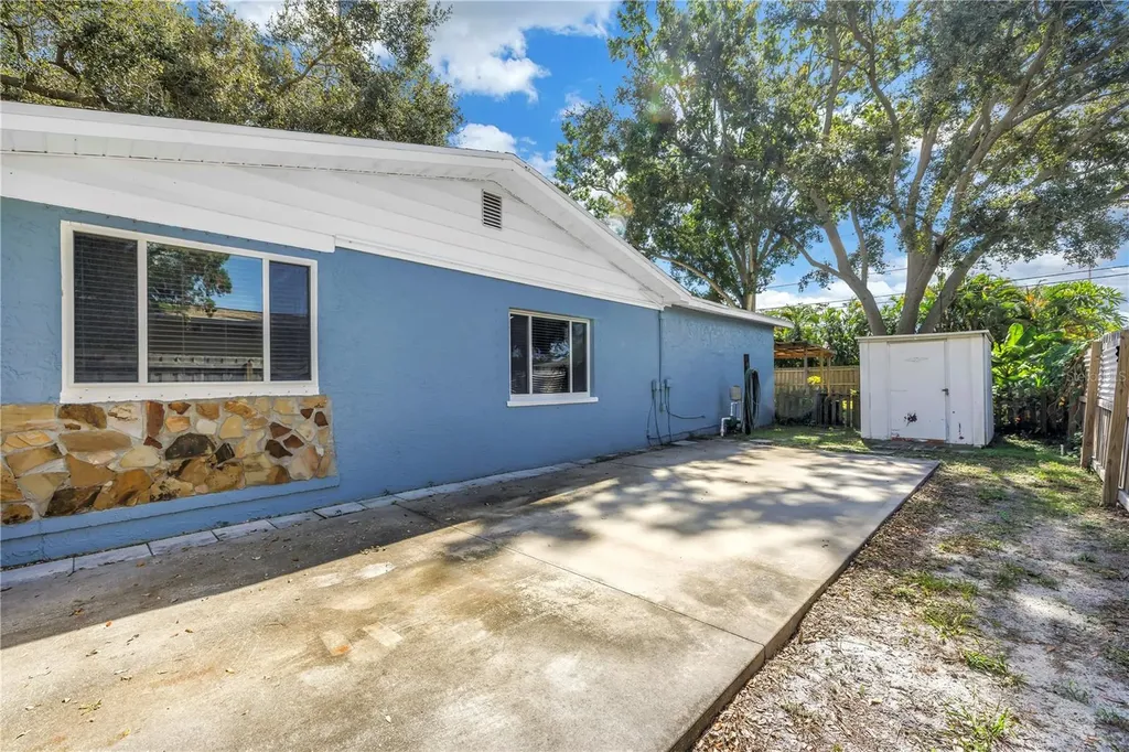6144 2nd Avenue N St Petersburg FL 33710