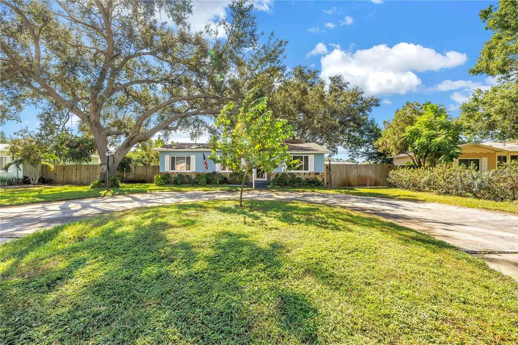 6144 2nd Avenue N St Petersburg FL 33710