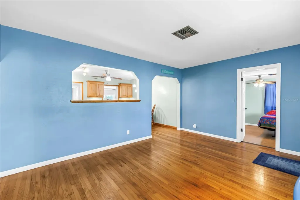 6144 2nd Avenue N St Petersburg FL 33710