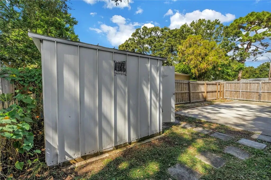 6144 2nd Avenue N St Petersburg FL 33710