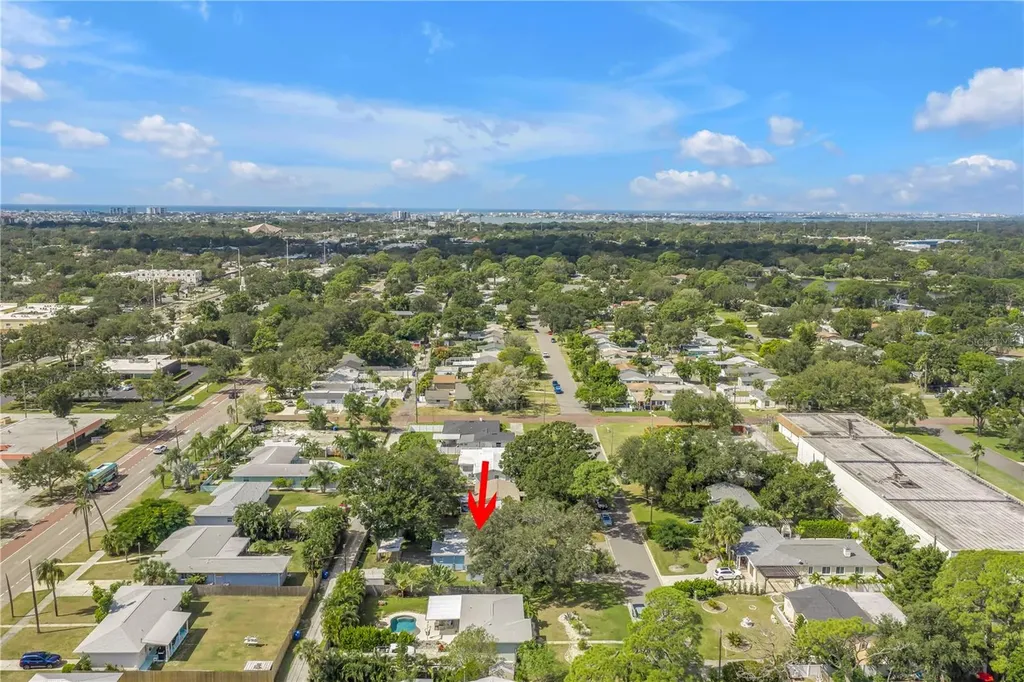 6144 2nd Avenue N St Petersburg FL 33710