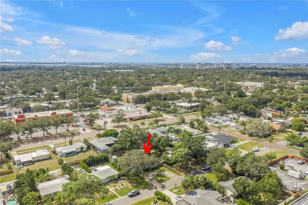 6144 2nd Avenue N St Petersburg FL 33710