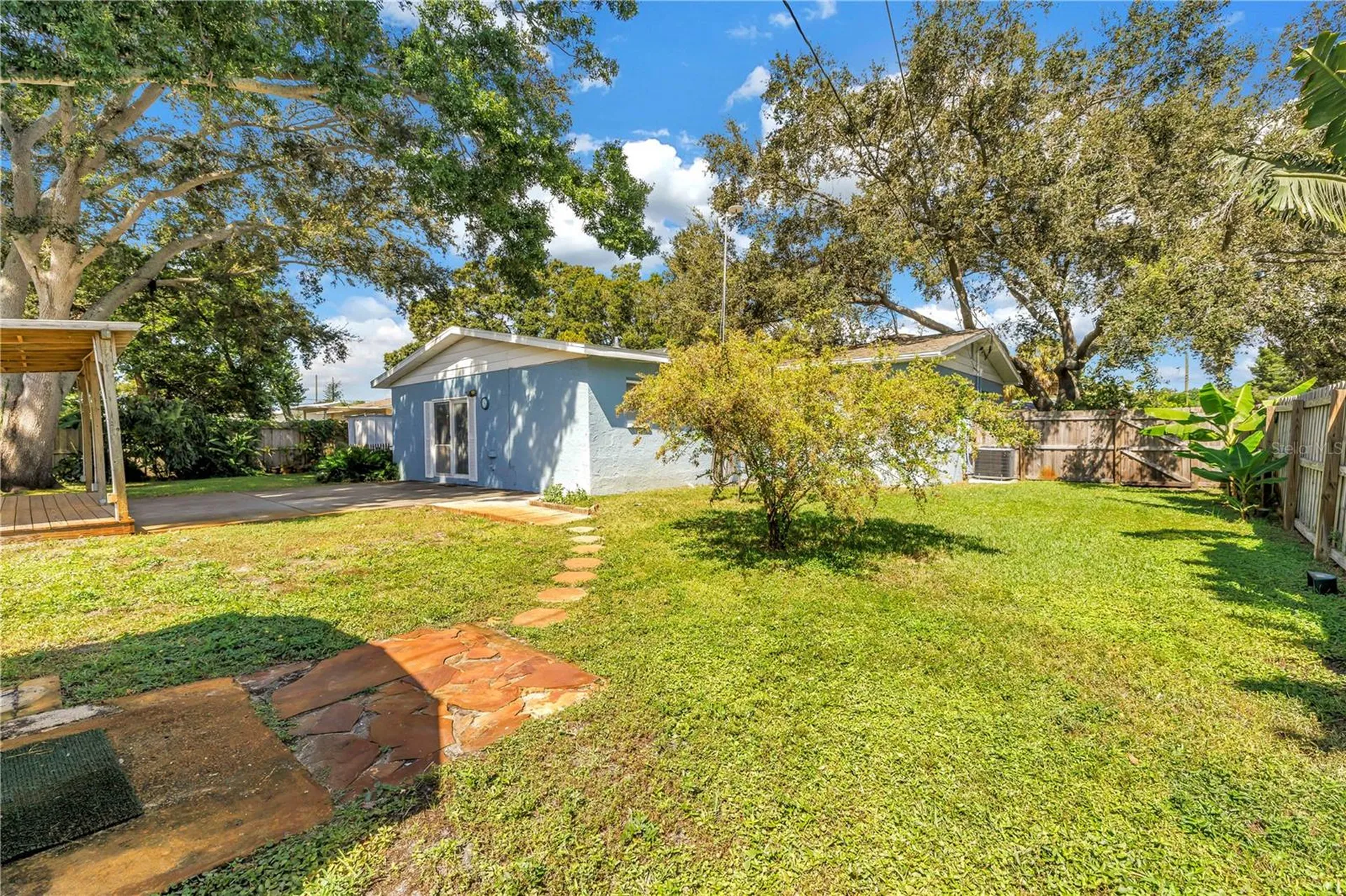 6144 2nd Avenue N St Petersburg FL 33710
