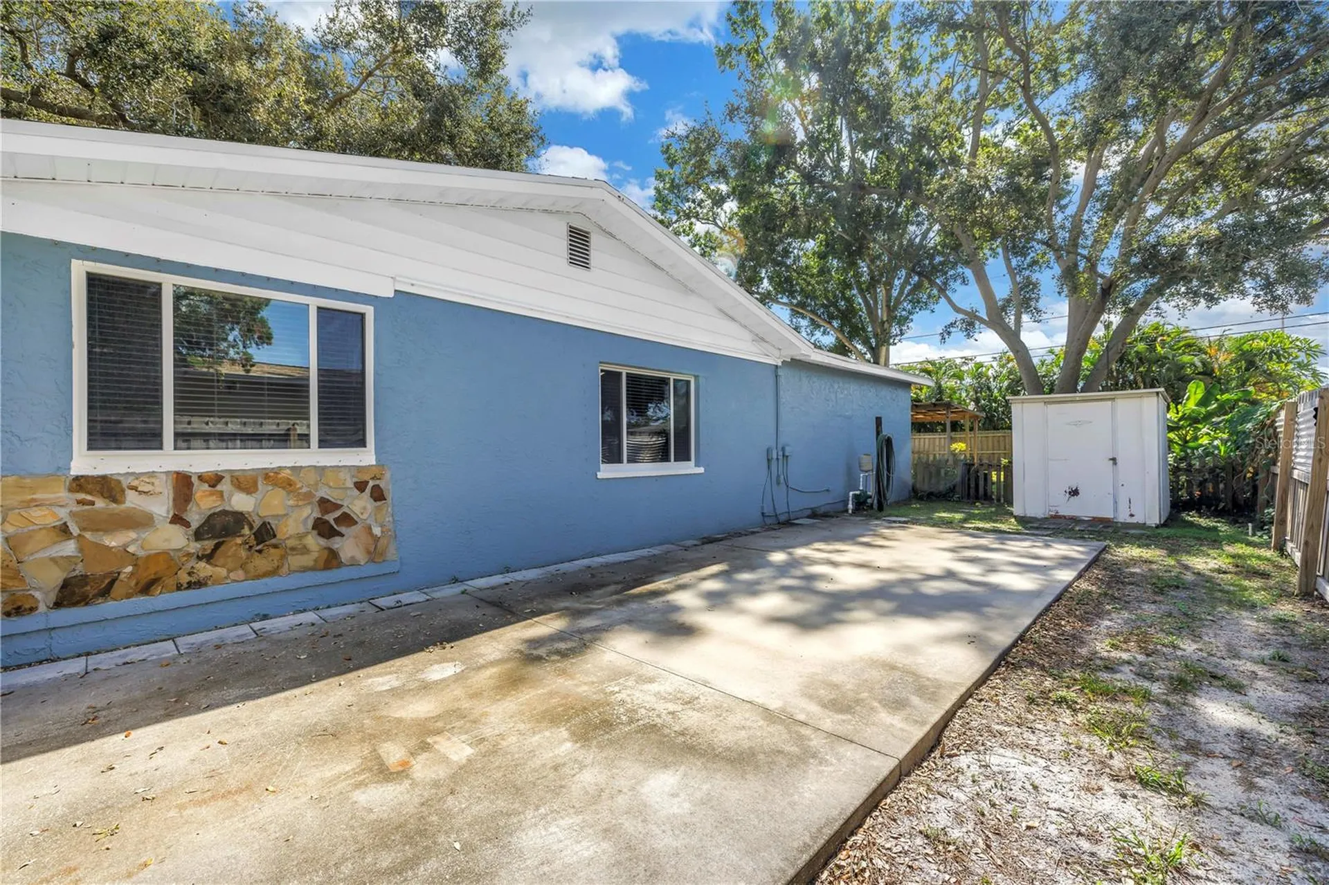 6144 2nd Avenue N St Petersburg FL 33710