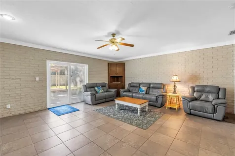 6144 2nd Avenue N St Petersburg FL 33710