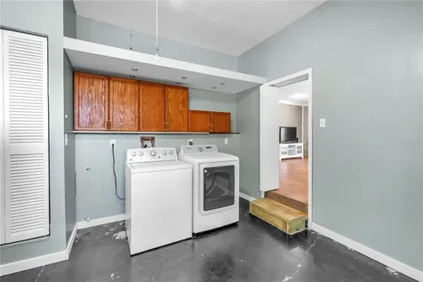 6144 2nd Avenue N St Petersburg FL 33710