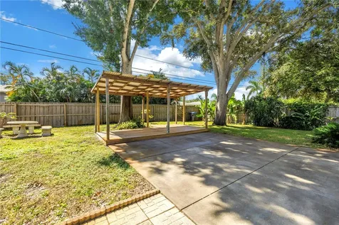 6144 2nd Avenue N St Petersburg FL 33710