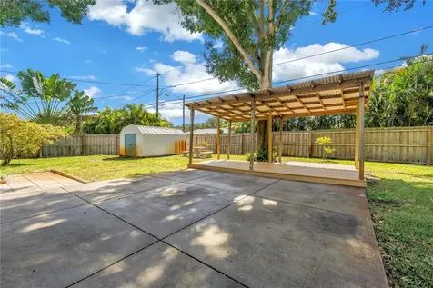6144 2nd Avenue N St Petersburg FL 33710