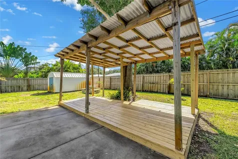 6144 2nd Avenue N St Petersburg FL 33710
