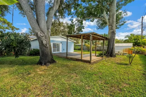 6144 2nd Avenue N St Petersburg FL 33710