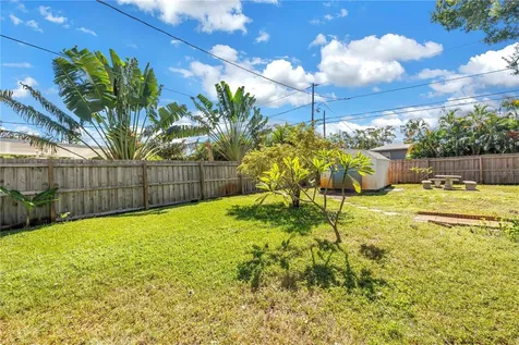 6144 2nd Avenue N St Petersburg FL 33710