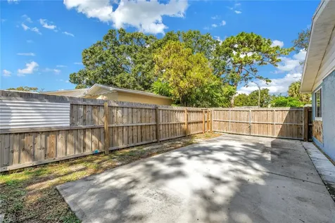 6144 2nd Avenue N St Petersburg FL 33710