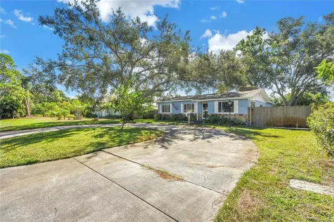 6144 2nd Avenue N St Petersburg FL 33710