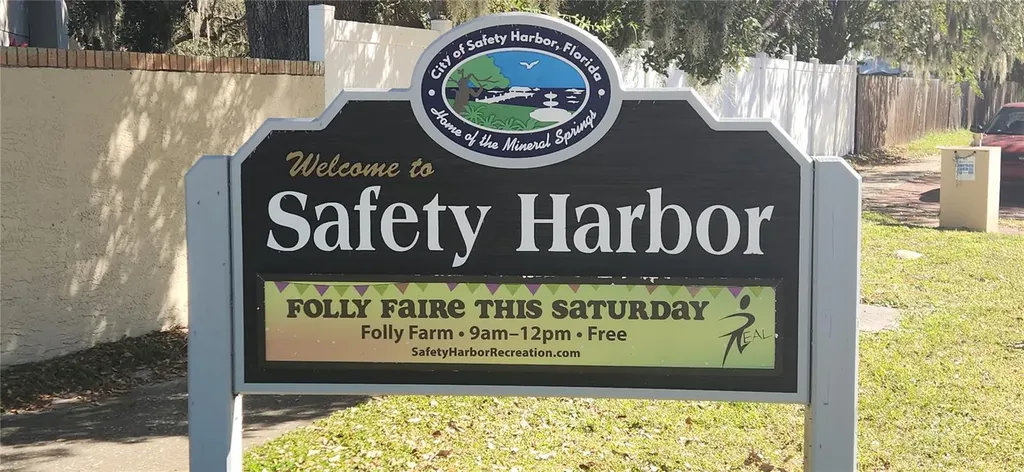 304 Los Prados Safety Harbor FL 34695