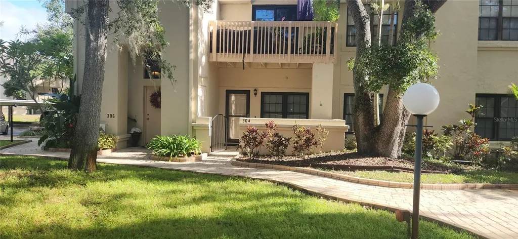 304 Los Prados Safety Harbor FL 34695