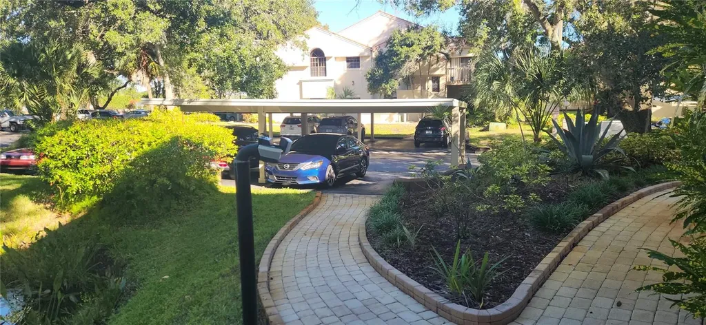 304 Los Prados Safety Harbor FL 34695