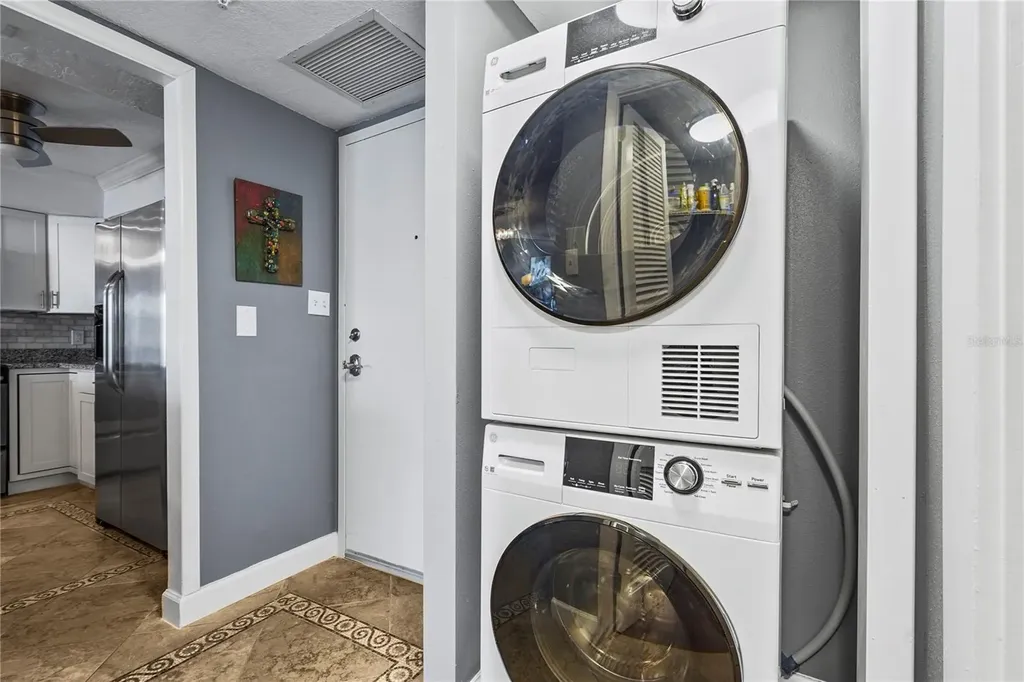 101 S Gulfstream Avenue Sarasota FL 34236