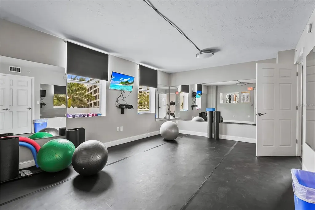 101 S Gulfstream Avenue Sarasota FL 34236