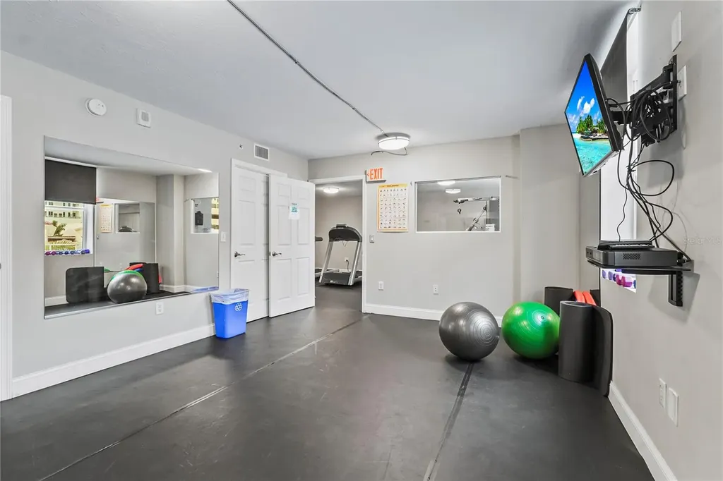 101 S Gulfstream Avenue Sarasota FL 34236