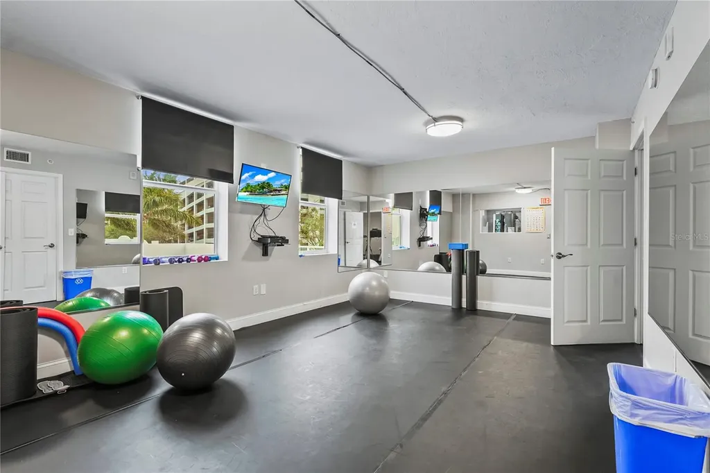 101 S Gulfstream Avenue Sarasota FL 34236