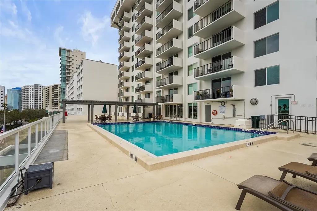 101 S Gulfstream Avenue Sarasota FL 34236