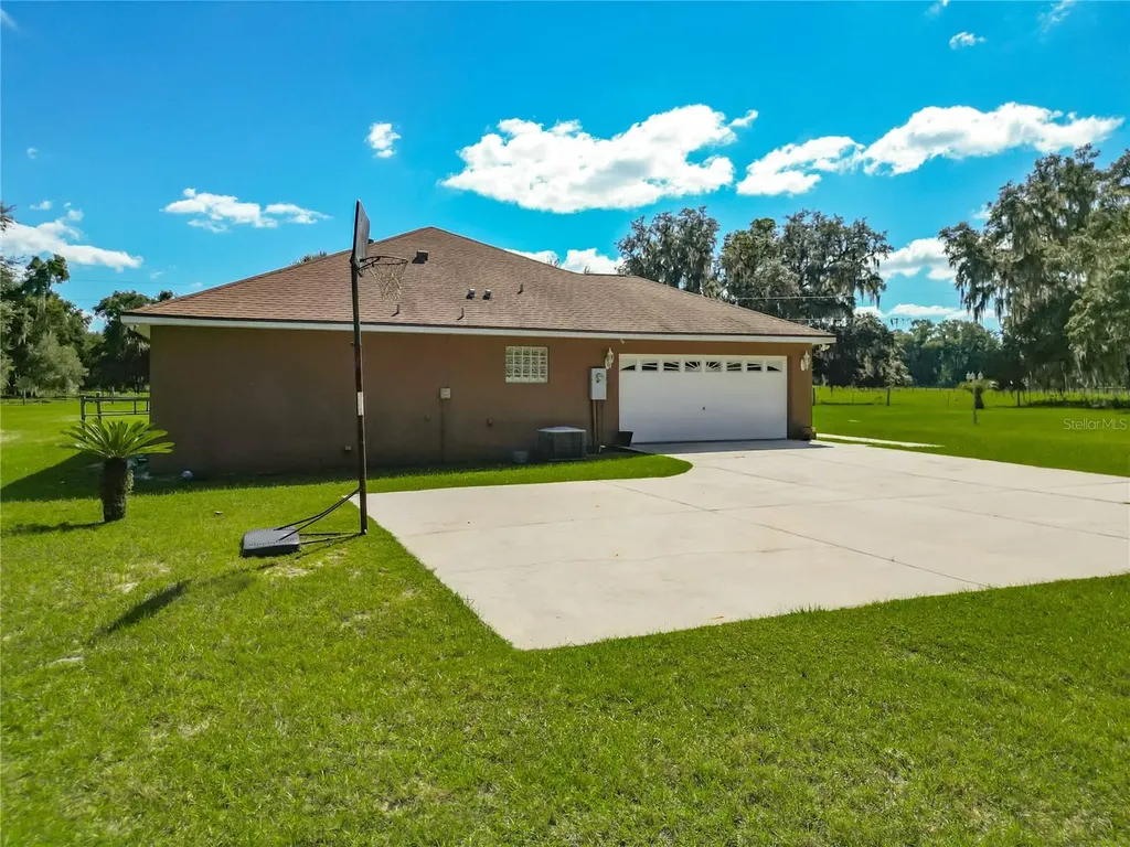 12611 NE 36th Avenue Anthony FL 32617