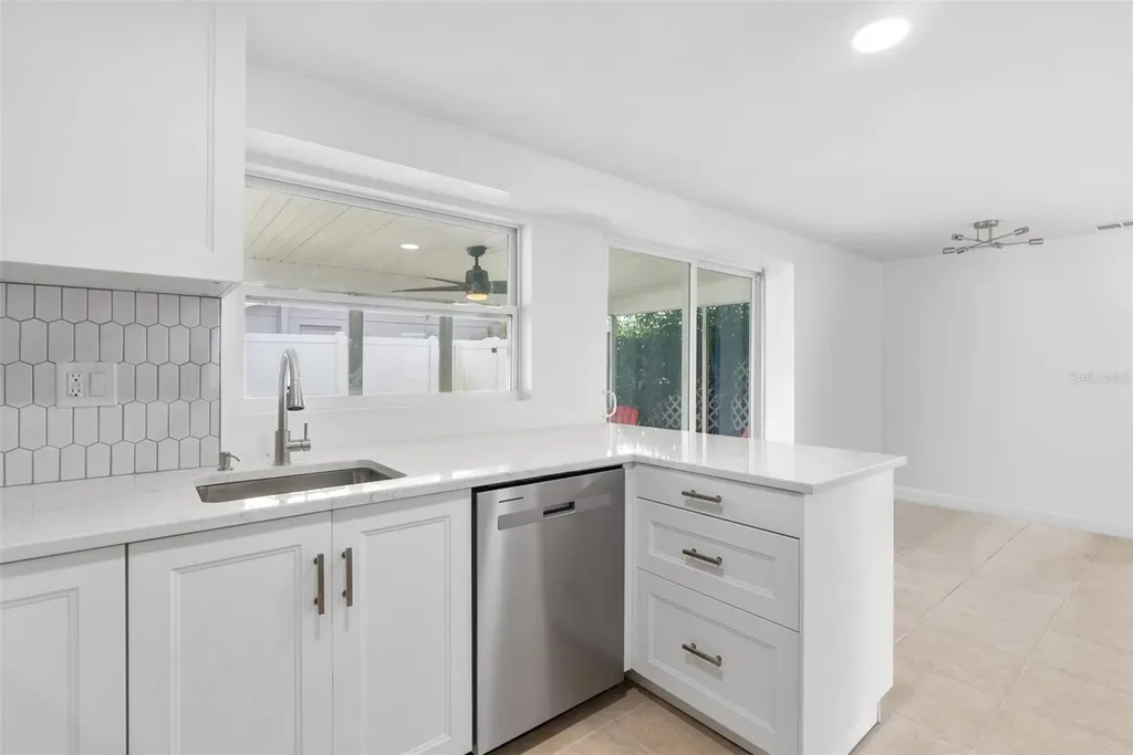504 Red Mangrove Lane Apollo Beach FL 33572