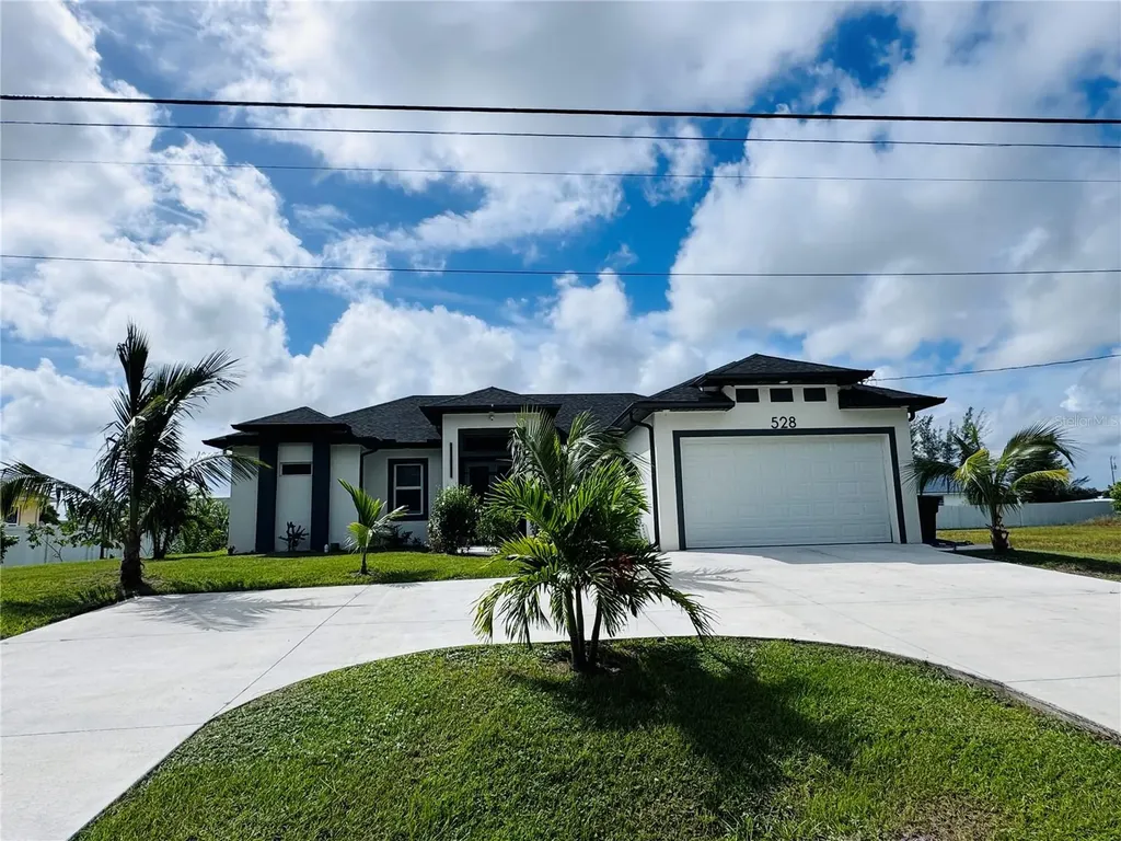 528 Jacaranda Parkway E Cape Coral FL 33909