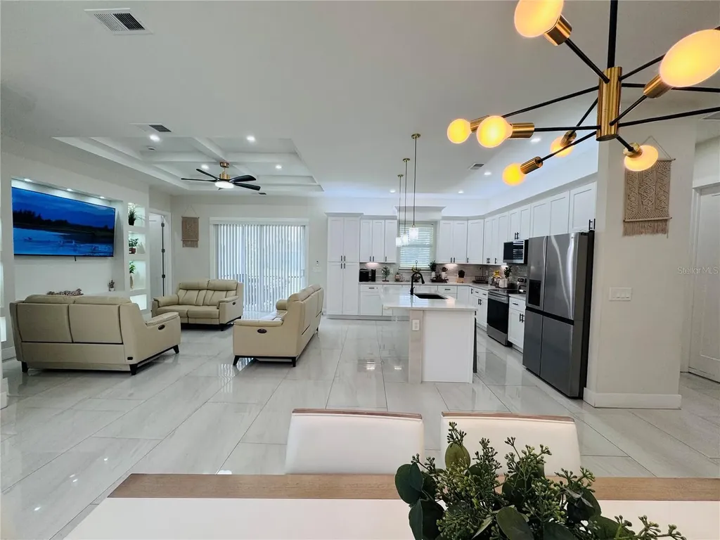 528 Jacaranda Parkway E Cape Coral FL 33909