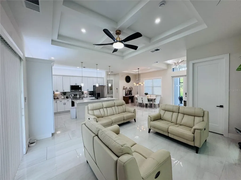 528 Jacaranda Parkway E Cape Coral FL 33909