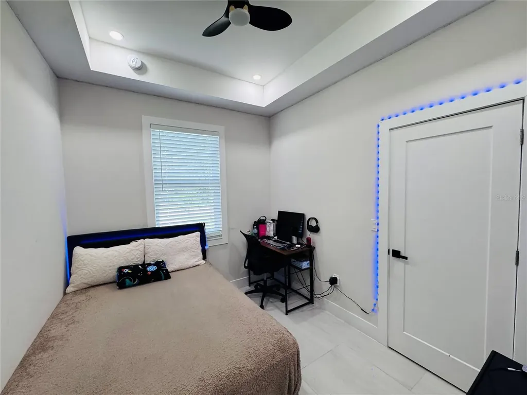 528 Jacaranda Parkway E Cape Coral FL 33909