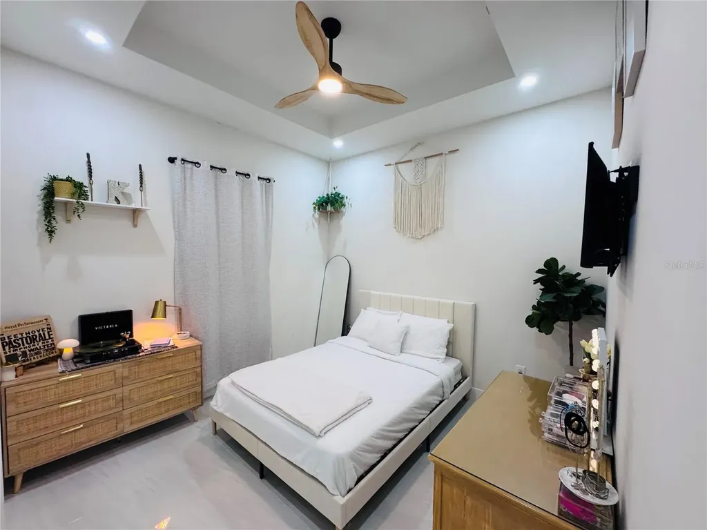 528 Jacaranda Parkway E Cape Coral FL 33909