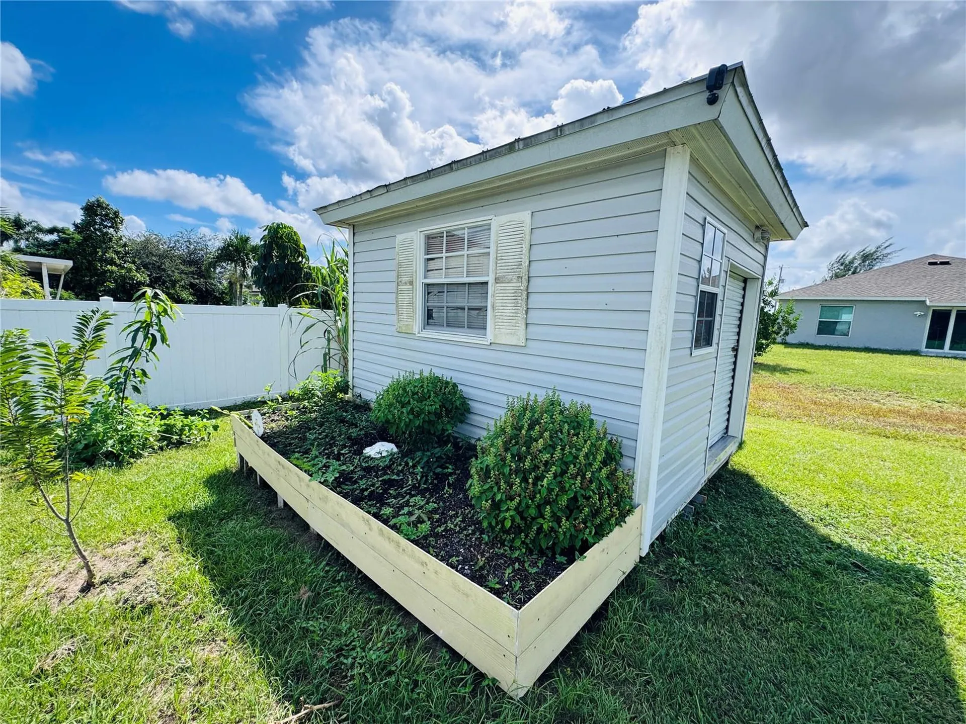 528 Jacaranda Parkway E Cape Coral FL 33909